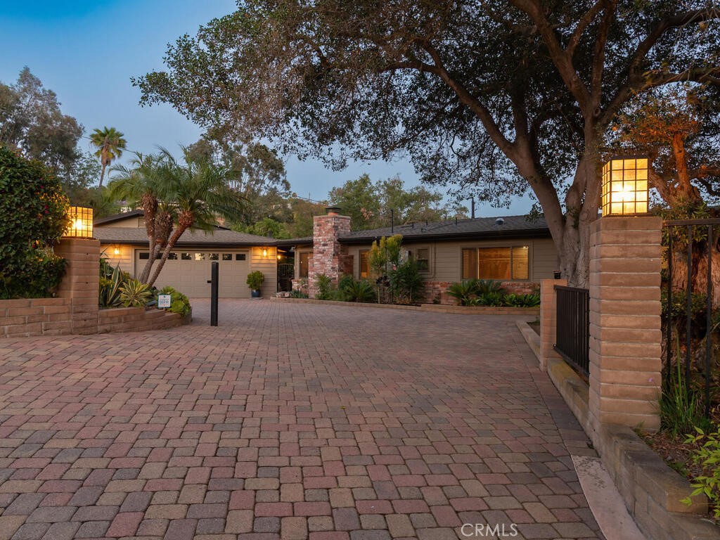 2923 Canonita Drive
