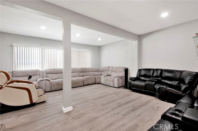 Detail Gallery Image 6 of 25 For 11823 Wish Ave, Granada Hills,  CA 91344 - 4 Beds | 2 Baths