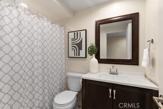 Detail Gallery Image 11 of 18 For 17 Silver Cres, Irvine,  CA 92603 - 4 Beds | 3 Baths