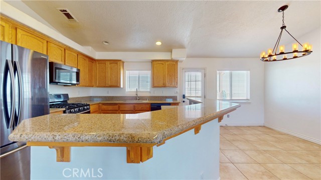 Detail Gallery Image 14 of 51 For 3776 White Fox Trl, Phelan,  CA 92371 - 4 Beds | 2 Baths