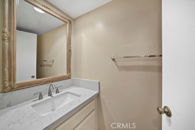 Detail Gallery Image 9 of 26 For 73 Summerstone, Irvine,  CA 92614 - 3 Beds | 2/1 Baths