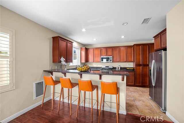 Detail Gallery Image 10 of 52 For 14578 Manchester Ave, Chino,  CA 91710 - 4 Beds | 2/1 Baths