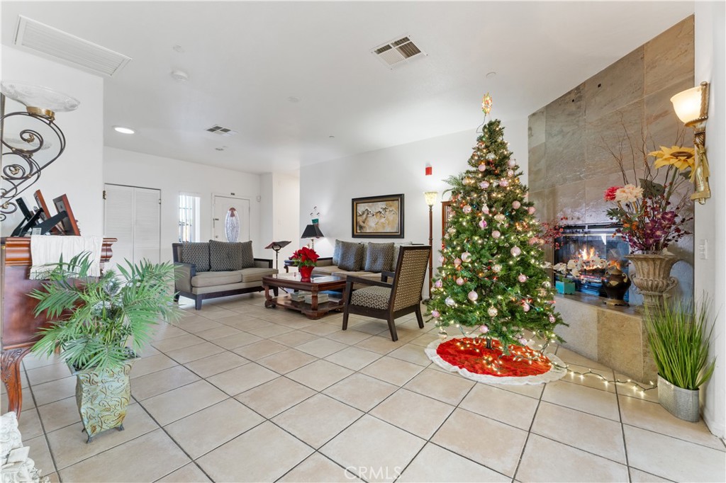 MLS #OC25213991 image #18