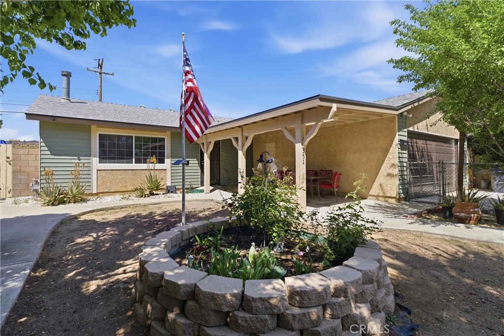 351 E Avenue J13