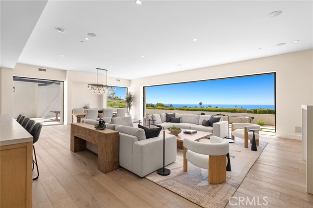 Detail Gallery Image 16 of 36 For 2 Twin Lakes Cir, Corona Del Mar,  CA 92625 - 4 Beds | 4/1 Baths