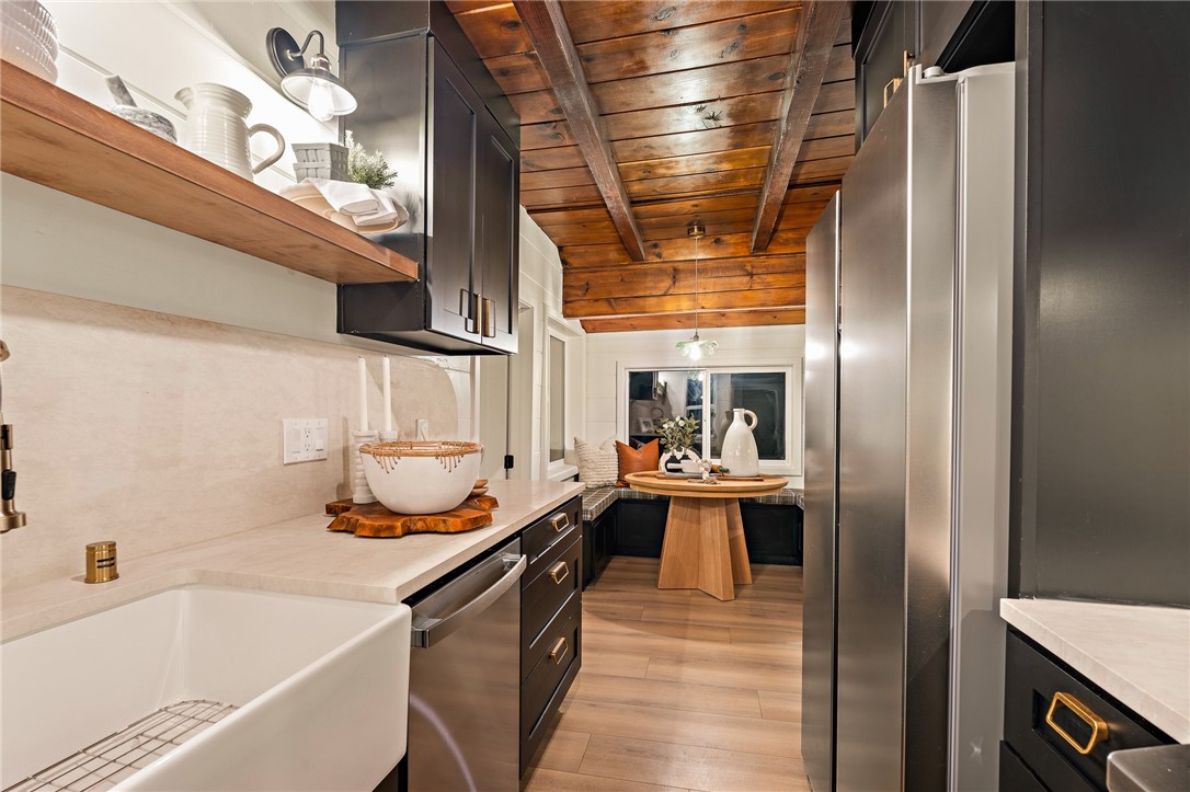 Kitchen view to Banquette! Let's eat!