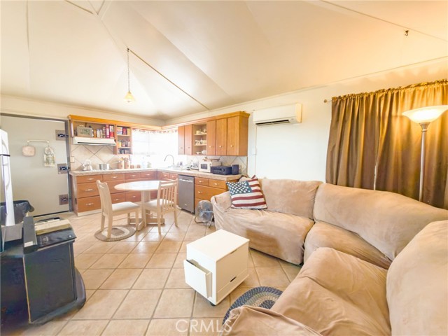 Detail Gallery Image 9 of 48 For 58388 Aberdeen Dr, Yucca Valley,  CA 92284 - 1 Beds | 1 Baths