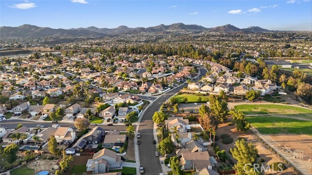 41111 Mountain Pride Drive, Murrieta CA: https://media.crmls.org/medias/d8b97f32-bfe5-4430-8b3f-5048026fe627.jpg