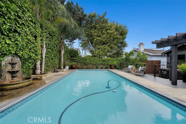 1012 10th Street, Manhattan Beach CA: https://media.crmls.org/medias/d8b988f4-bd95-4141-a222-3803820b6634.jpg