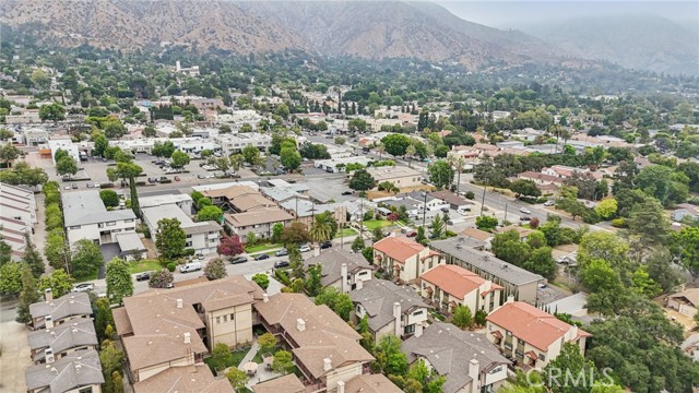 50 Esperanza Avenue, Sierra Madre CA: https://media.crmls.org/medias/d8b9ebd1-cac9-4d3e-b307-a87c8c774aa4.jpg