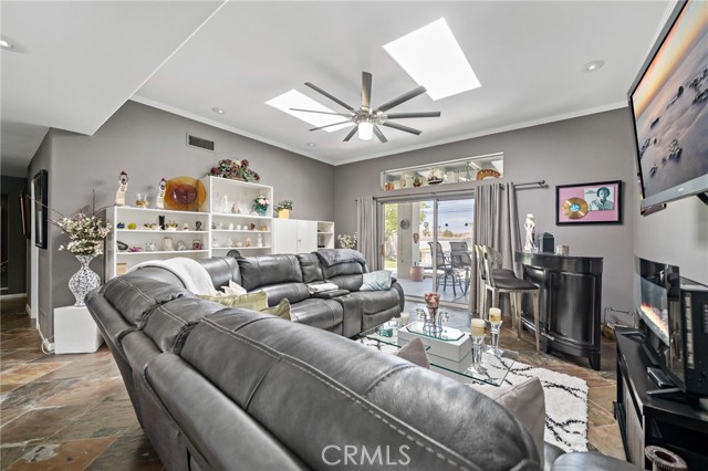 Detail Gallery Image 14 of 47 For 39004 Knoll View Cir, Cathedral City,  CA 92234 - 3 Beds | 3 Baths