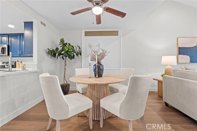 Detail Gallery Image 2 of 44 For 5617 Adobe Falls #C,  San Diego,  CA 92120 - 3 Beds | 2 Baths