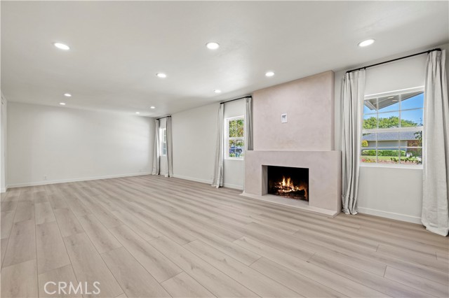 Detail Gallery Image 4 of 23 For 1543 Norwich, Thousand Oaks,  CA 91360 - 4 Beds | 3 Baths