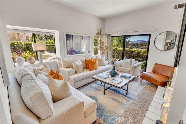Detail Gallery Image 3 of 25 For 5728 Skyview Way #G,  Agoura Hills,  CA 91301 - 1 Beds | 1 Baths