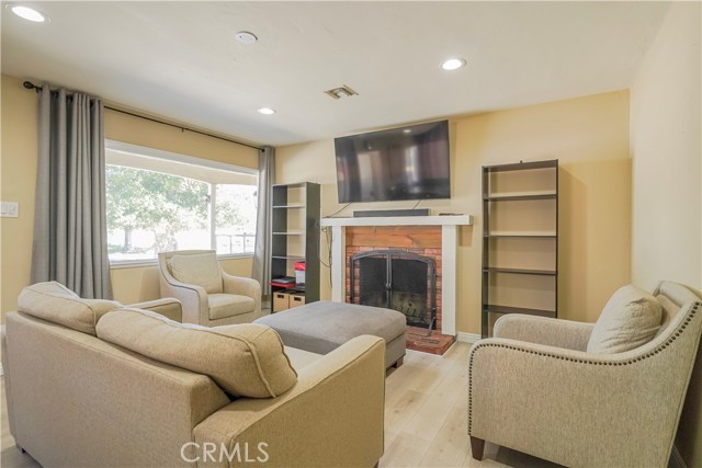 Detail Gallery Image 9 of 43 For 1223 W 27th, San Bernardino,  CA 92405 - 3 Beds | 1 Baths