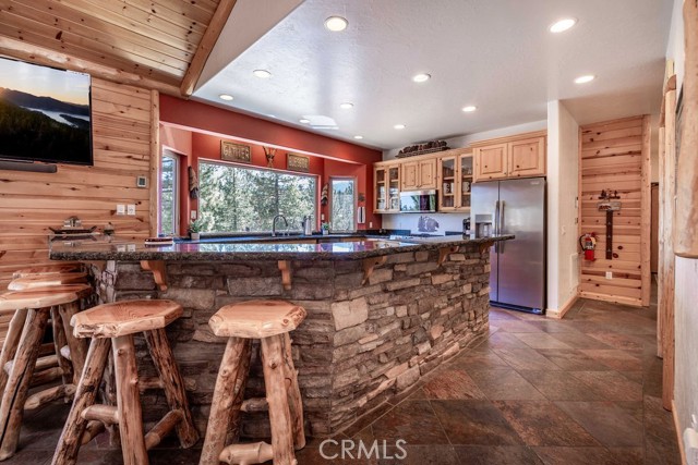 Detail Gallery Image 16 of 67 For 1046 Heritage, Big Bear City,  CA 92314 - 5 Beds | 4/1 Baths