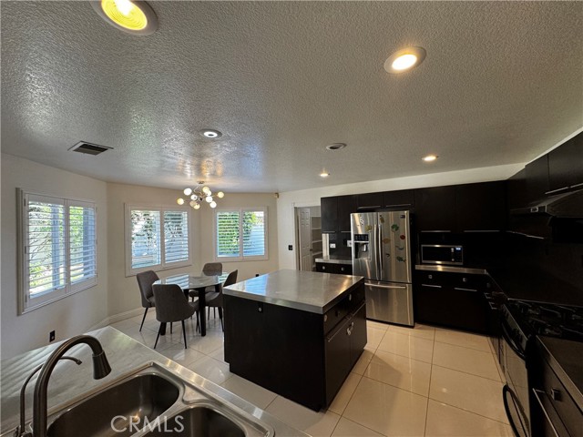 Detail Gallery Image 23 of 75 For 10 Ivy Lane, Irvine,  CA 92602 - 4 Beds | 2/1 Baths
