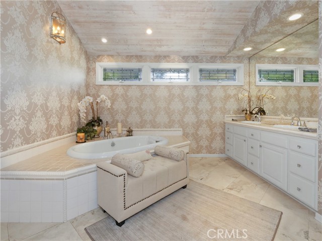 9 Harbor Sight Drive, Rolling Hills Estates, California 90274, 5 Bedrooms Bedrooms, ,5 BathroomsBathrooms,Residential,Sold,Harbor Sight,PV22023975