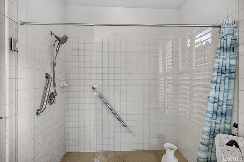 https://media.crmls.org/medias/d8bf1ac6-bd62-4369-ac02-dda6361557c8.jpg?preset=X-Large
