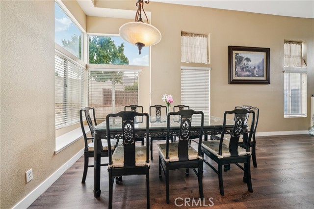 11415 Aberdeen, Fontana CA: https://media.crmls.org/medias/d8bfb945-8840-4f99-8e75-db083a7b65d4.jpg