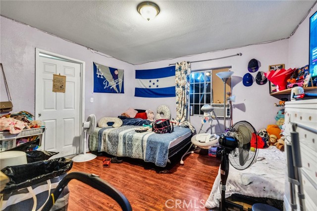 9203 Beach Street, Los Angeles CA: https://media.crmls.org/medias/d8c00b0d-d1e4-43e4-bfab-eb2fe872e18f.jpg