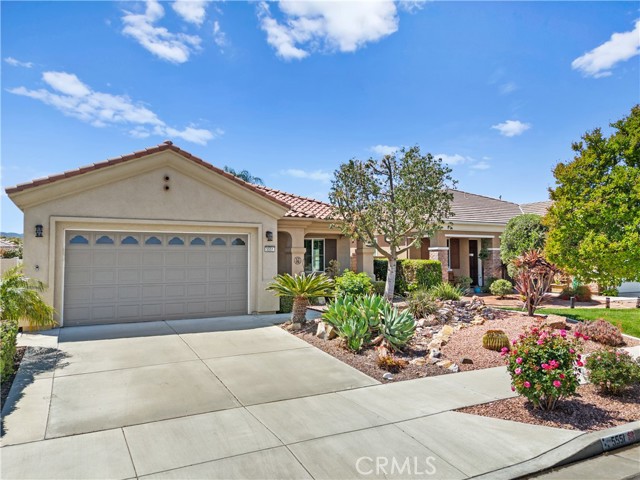 5551 Corte Fiesta, Hemet CA: https://media.crmls.org/medias/d8c00cdf-1e27-4e69-9ca4-114d242d7c0b.jpg