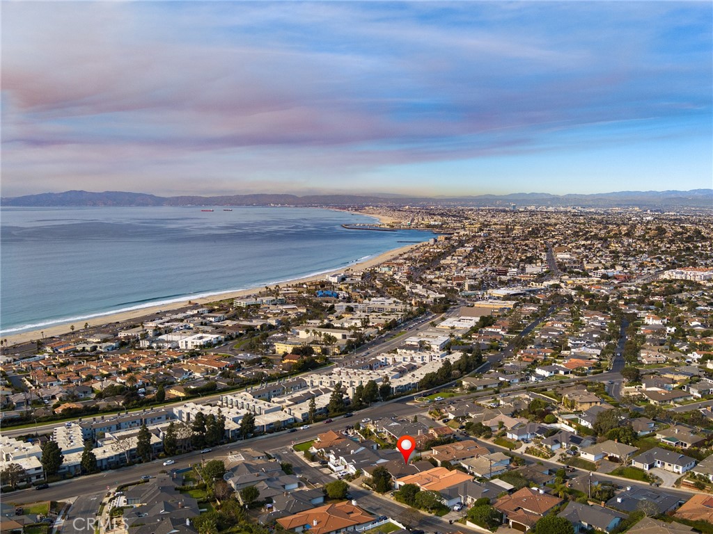 https://media.crmls.org/medias/d8c0702a-2f05-49d3-9f69-e8b764bb7dbc.jpg?preset=X-Large