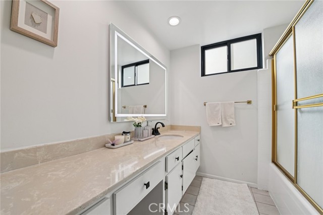 Detail Gallery Image 26 of 31 For 15937 Londelius St, North Hills,  CA 91343 - 3 Beds | 3 Baths