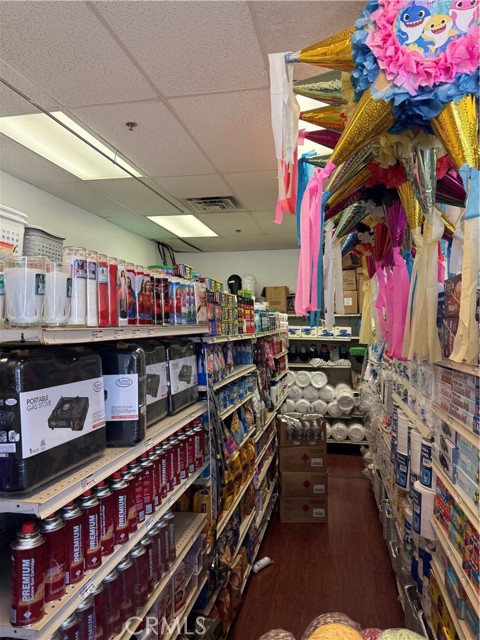 17480 Arrow Boulevard, Fontana CA: https://media.crmls.org/medias/d8c0ad6b-89e1-4a81-a3e4-c7e95e508725.jpg