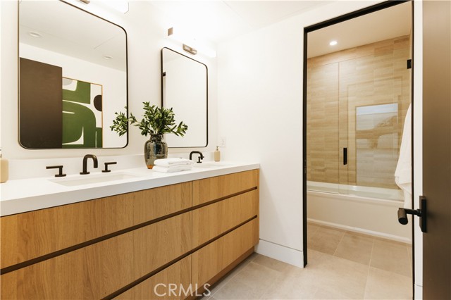 Detail Gallery Image 19 of 24 For 2321 Mesa Dr, Newport Beach,  CA 92660 - 5 Beds | 4/1 Baths