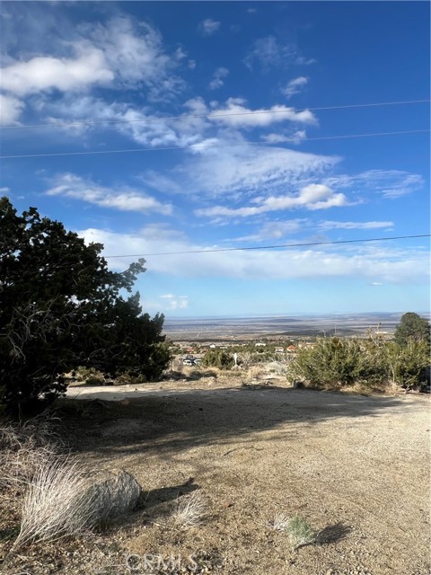 Detail Gallery Image 4 of 13 For 10510 Piute, Littlerock,  CA 93543 - – Beds | – Baths