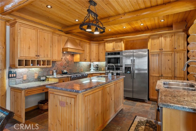 1947 Shady Lane, Big Bear City CA: https://media.crmls.org/medias/d8c1317f-38bb-4441-b45f-b123e0d69a83.jpg