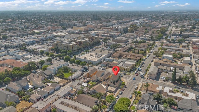 Detail Gallery Image 5 of 43 For 2503 Clarendon Ave, Huntington Park,  CA 90255 - 4 Beds | 2/1 Baths