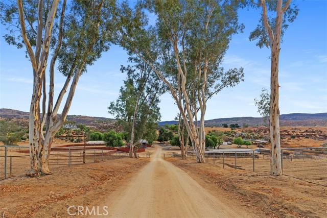 Detail Gallery Image 13 of 66 For 31120 Kelstar Rd, Hemet,  CA 92544 - 5 Beds | 2/1 Baths