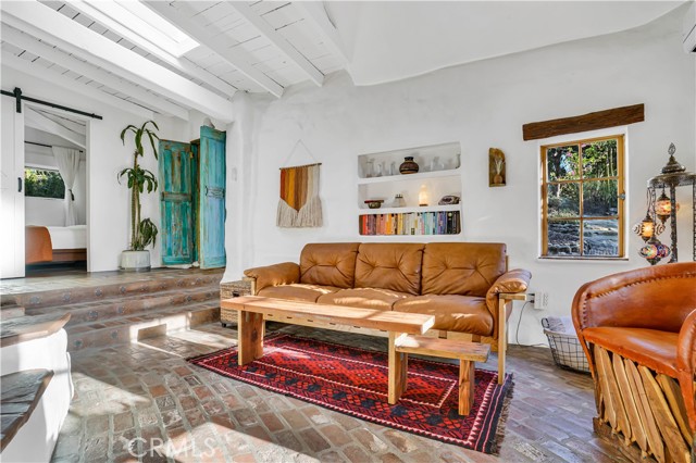 Detail Gallery Image 16 of 33 For 110 Box Canyon, Canoga Park,  CA 91304 - 3 Beds | 2/1 Baths