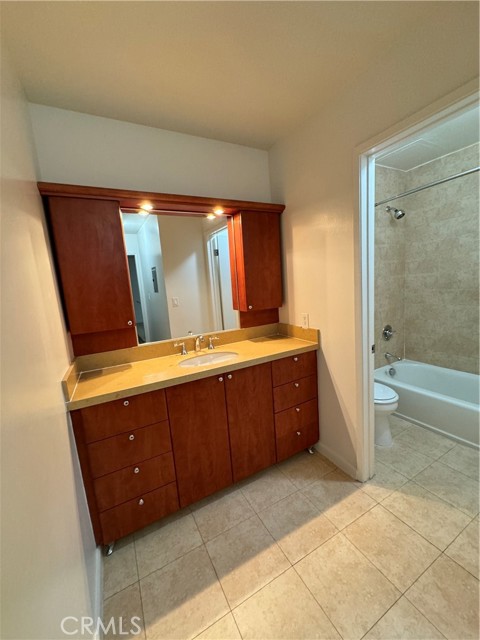 Detail Gallery Image 16 of 28 For 20327 Saticoy St #203,  Winnetka,  CA 91306 - 1 Beds | 1 Baths
