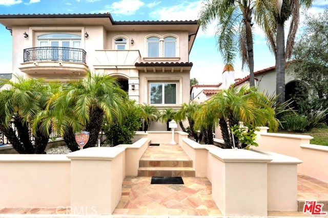 10517 Blythe Avenue, Los Angeles CA: https://media.crmls.org/medias/d8c3a4c3-d06c-4c18-8c68-6fef0e067e6f.jpg