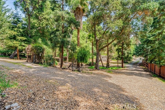 5200 Ardilla Avenue, Atascadero CA: https://media.crmls.org/medias/d8c3a7a9-22d9-491b-be6f-3e1dd4adeb97.jpg