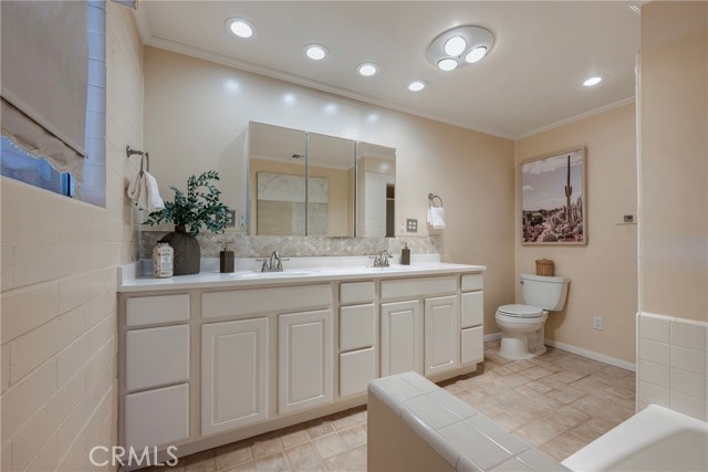 Detail Gallery Image 28 of 38 For 2404 W Ash Ave, Fullerton,  CA 92833 - 3 Beds | 2 Baths