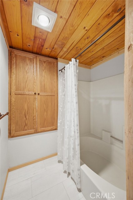 Detail Gallery Image 21 of 36 For 33052 Donner, Running Springs,  CA 92382 - 4 Beds | 2 Baths