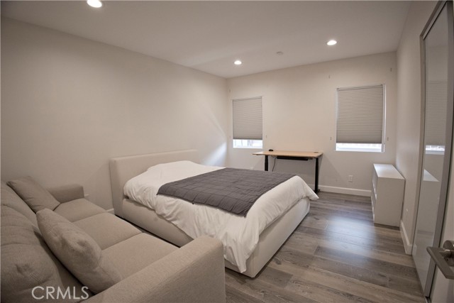 Detail Gallery Image 11 of 24 For 1029 Keniston Ave, Los Angeles,  CA 90019 - 4 Beds | 3 Baths