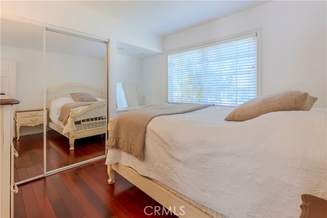 Detail Gallery Image 3 of 47 For 10116 Viking, Northridge,  CA 91324 - 3 Beds | 2 Baths