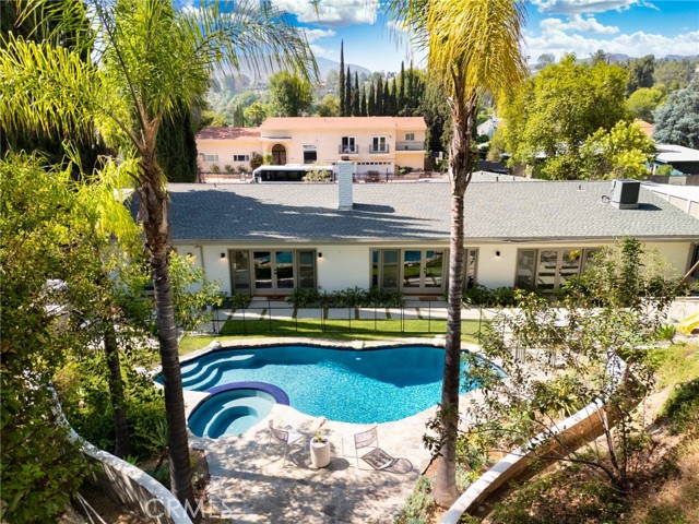 4676 Arriba Drive, Tarzana CA: https://media.crmls.org/medias/d8c7be53-cb95-4275-8d7e-11296ac61efb.jpg