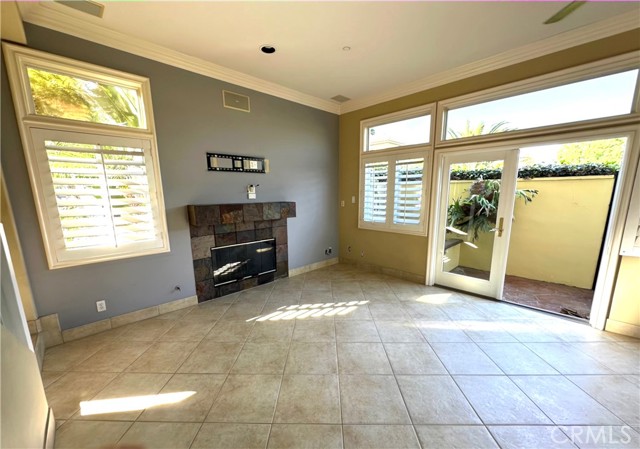 Detail Gallery Image 7 of 24 For 2020 Santa Ana Ave #G,  Costa Mesa,  CA 92627 - 3 Beds | 2/1 Baths