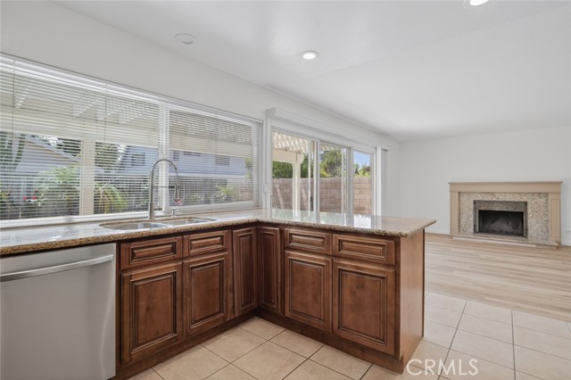14652 Devonshire Avenue, Tustin CA: https://media.crmls.org/medias/d8c85037-4e32-4a5b-927d-12d6d1ccd890.jpg