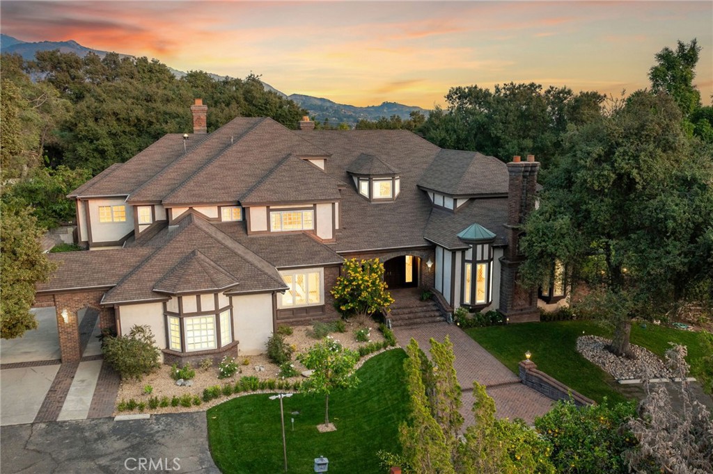 533 E Sierra Madre Avenue