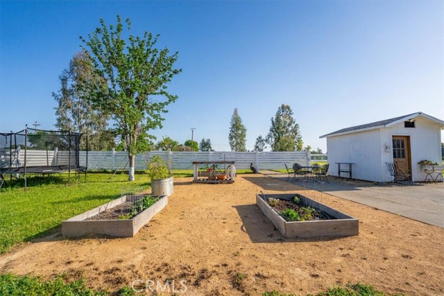 8791 Fox Street, Los Molinos CA: https://media.crmls.org/medias/d8c910be-aac1-4147-ac47-2b520c478a73.jpg