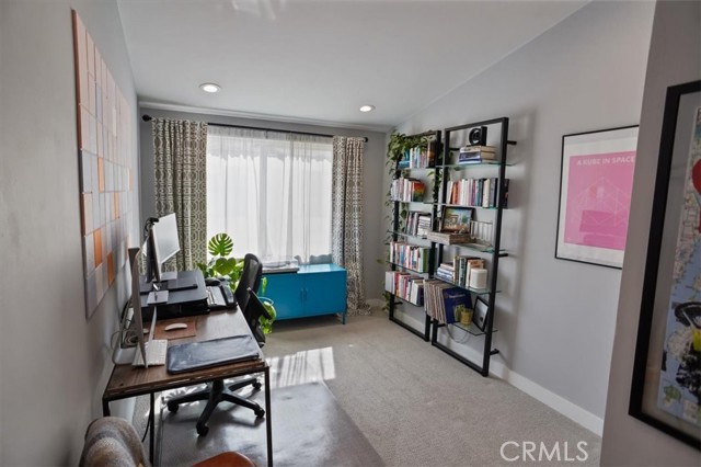 Image 11 of 27 For 4426 Kling Street