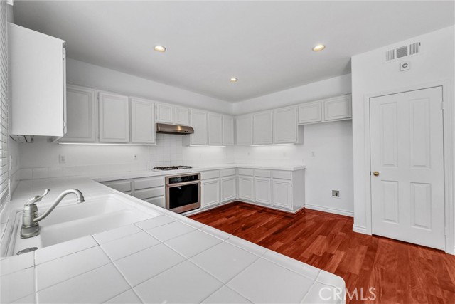 15 Birchwood, Irvine CA: https://media.crmls.org/medias/d8c9b6c5-bd1e-4935-9e55-b03d84dd7e55.jpg