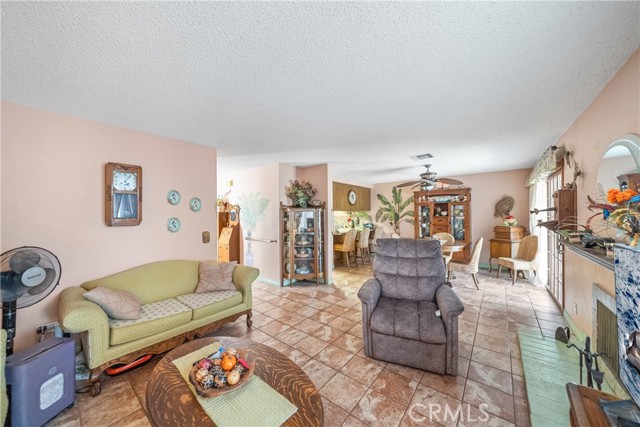 1921 Pine Drive, La Habra CA: https://media.crmls.org/medias/d8cb2504-0972-473d-a323-bd6e00a33816.jpg